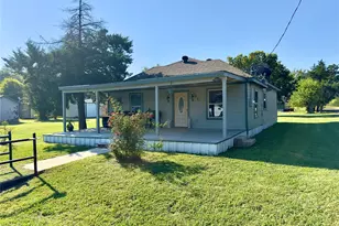 200 E South St, Trenton, TX 75490 - Photo 1