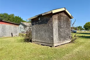 200 E South St, Trenton, TX 75490 - Photo 27