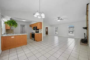 2017 Jessie Pl, Edgecliff Village, TX 76134 - Photo 13