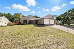 2017 Jessie Pl, Edgecliff Village, TX 76134 - Photo 1