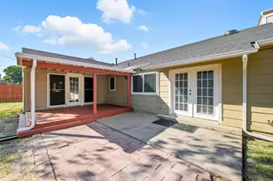 2017 Jessie Pl, Edgecliff Village, TX 76134 - Photo 37