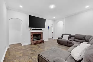 10332 Grigsby Dr, Fort Worth, TX 76140 - Photo 7