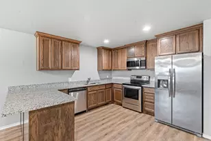 113 Abbey Park Ct, Granbury, TX 76049 - Photo 11