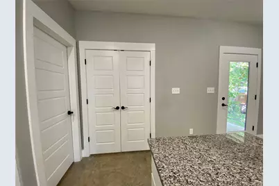 114 W Walker Street, Denison, TX 75021 - Photo 11