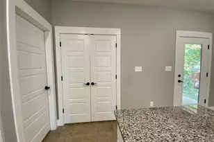 114 W Walker St, Denison, TX 75021 - Photo 11