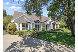 4400 Summercrest Ct, Fort Worth, TX 76109 - Photo 37