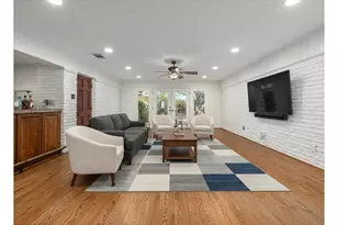 4400 Summercrest Ct, Fort Worth, TX 76109 - Photo 9