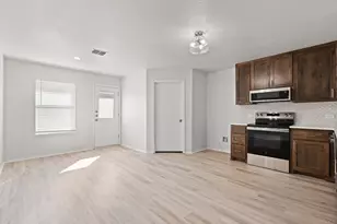 1129 Cottonwood Dr, Crowley, TX 76036 - Photo 9