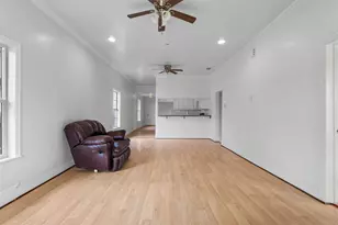 704 S Beacon St, Dallas, TX 75223 - Photo 5