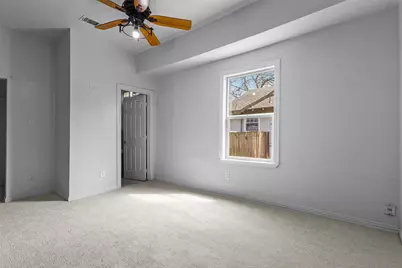 704 S Beacon Street, Dallas, TX 75223 - Photo 13