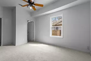 704 S Beacon St, Dallas, TX 75223 - Photo 13