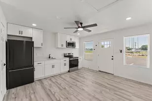 900 S Tool, Tool, TX 75143 - Photo 5