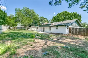 933 Charleston Ct, Bedford, TX 76022 - Photo 25