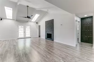 933 Charleston Ct, Bedford, TX 76022 - Photo 13