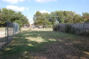 1808 Western Park Dr, Dallas, TX 75211 - Photo 19