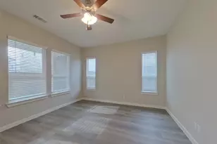 718 Lacewing Dr, Arlington, TX 76005 - Photo 3