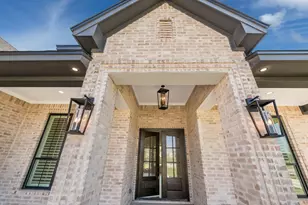 312 Champions Wy, McGregor, TX 76657 - Photo 5