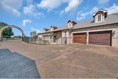 2300 N Rock Creek Road, Waco, TX 76708 - Photo 33