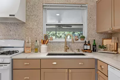 1725 La Porte Drive, Waco, TX 76710 - Photo 13