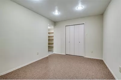 110 Crandall Road #112-Right Side, Irving, TX 75060 - Photo 9