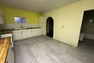 902 Burleson St, George West, TX 78022 - Photo 7