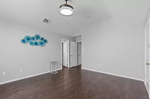 4215 Bent Oaks Dr, Arlington, TX 76001 - Photo 15