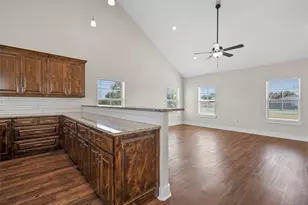 805 N Main St, McGregor, TX 76657 - Photo 9