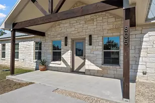 805 N Main St, McGregor, TX 76657 - Photo 5