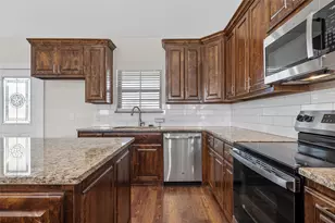 805 N Main St, McGregor, TX 76657 - Photo 13