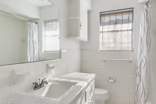 7415-7417 Walling Ln, Dallas, TX 75231 - Photo 11