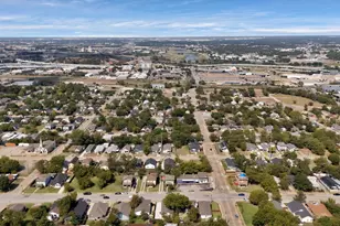 1130 E Hattie St, Fort Worth, TX 76104 - Photo 11