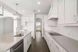 109 Golden Jackal Ct, Godley, TX 76044 - Photo 7