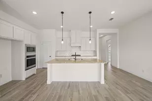 316 Bowrider Ln, Granbury, TX 76049 - Photo 3