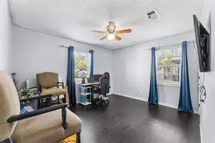 502 Royal Ave, Grand Prairie, TX 75051 - Photo 23