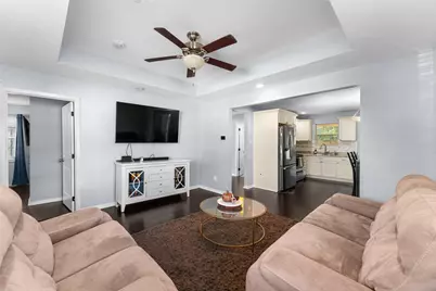 502 Royal Avenue, Grand Prairie, TX 75051 - Photo 5