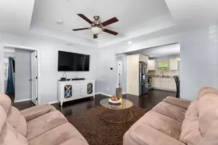 502 Royal Ave, Grand Prairie, TX 75051 - Photo 5