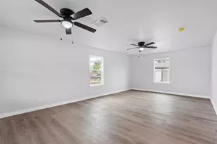 1205 SW 12th St, Mineral Wells, TX 76067 - Photo 9