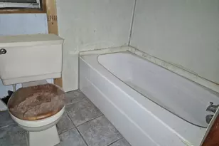 2201 Cadiz Cir, Granbury, TX 76048 - Photo 17