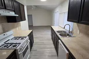 1530 Rockbrook St, Lancaster, TX 75134 - Photo 5