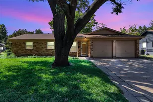 205 NW Jill Ann Dr, Burleson, TX 76028 - Photo 29