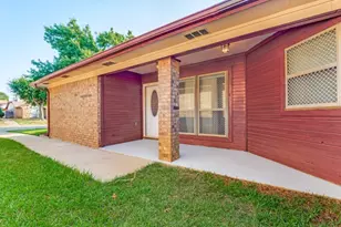 1126 Hemlock Dr, DeSoto, TX 75115 - Photo 3