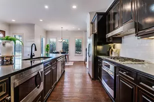 1120 Hemingway Ln, Irving, TX 75063 - Photo 5