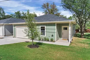 807 Branding Iron Trail, Granbury, TX 76049 - Photo 3