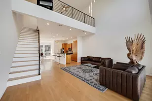 959 W Bluff St, Fort Worth, TX 76102 - Photo 3