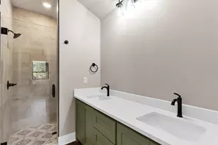 811 Branding Iron Trail, Granbury, TX 76049 - Photo 25