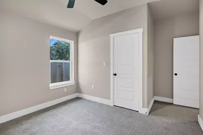 811 Branding Iron Trail, Granbury, TX 76049 - Photo 11