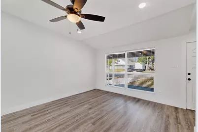 2412 Northshore Drive, Carrollton, TX 75006 - Photo 9