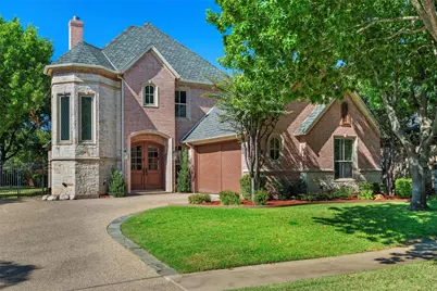 1925 Manor Way Drive, Mansfield, TX 76063 - Photo 3