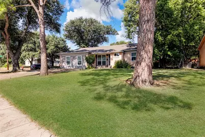 614 Blueberry Lane, Grand Prairie, TX 75052 - Photo 3