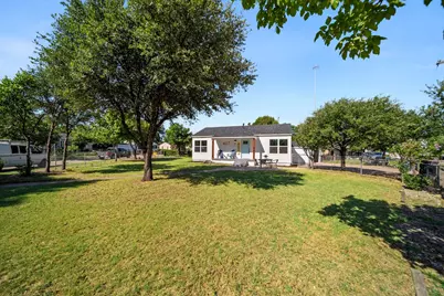 407 Bradley Street, Dallas, TX 75224 - Photo 13